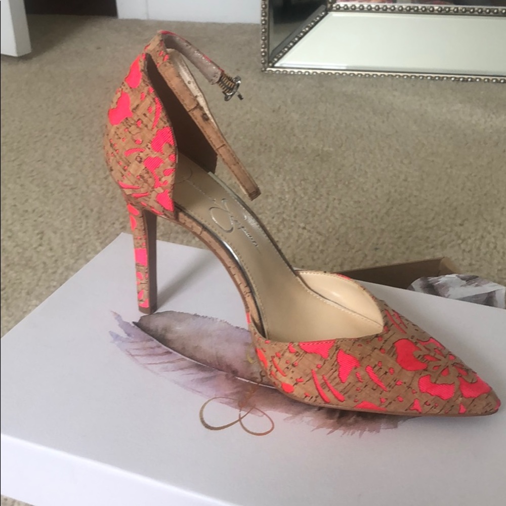 Jessica Simpson pumps